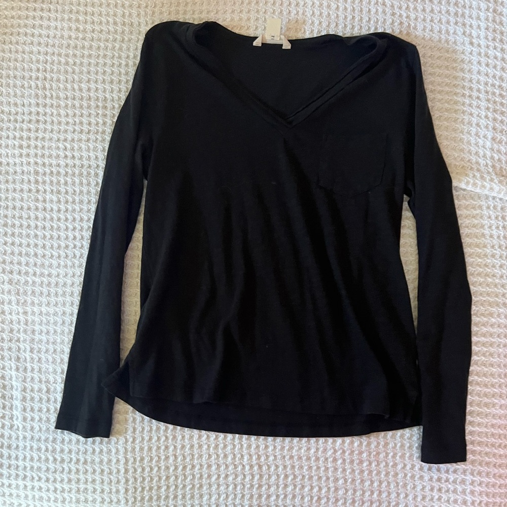 Caslon Black V-Neck Long Sleeve Tee